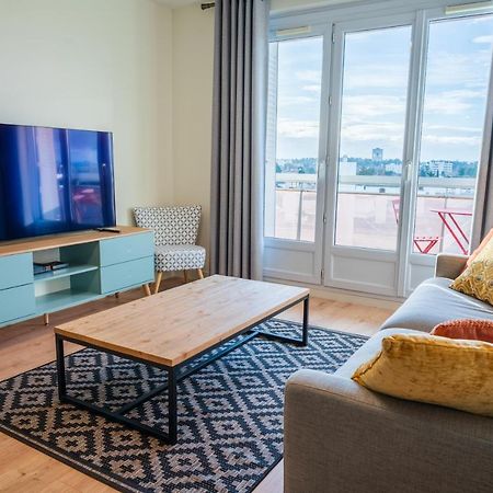 T2 De Standing Climatise Avec Parking Prive, Tram T2 T5, Hopitaux Est Apartment Bron Exterior photo