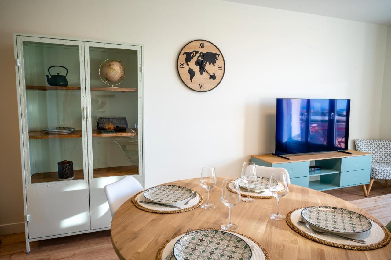 T2 De Standing Climatise Avec Parking Prive, Tram T2 T5, Hopitaux Est Apartment Bron Exterior photo