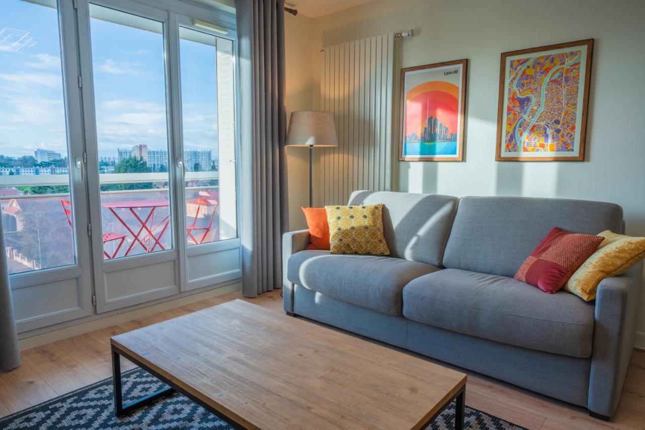 T2 De Standing Climatise Avec Parking Prive, Tram T2 T5, Hopitaux Est Apartment Bron Exterior photo