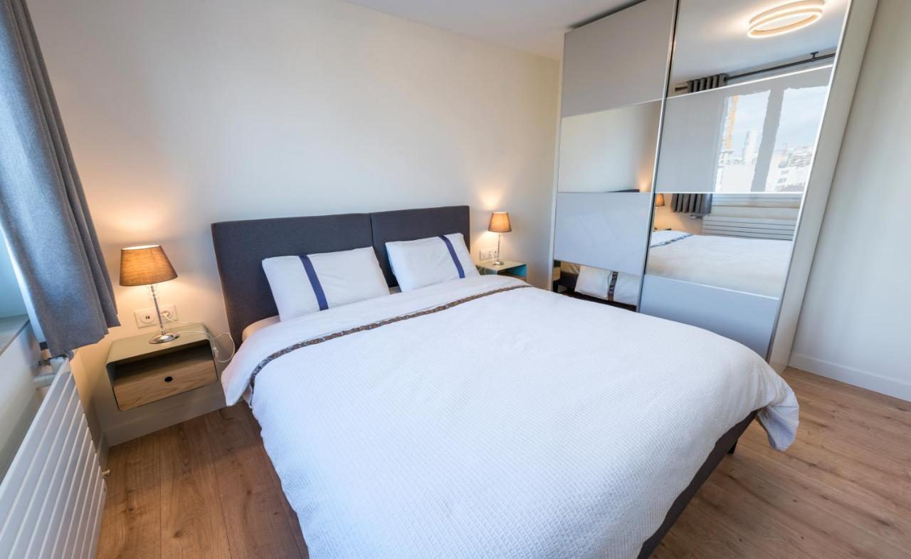 T2 De Standing Climatise Avec Parking Prive, Tram T2 T5, Hopitaux Est Apartment Bron Exterior photo